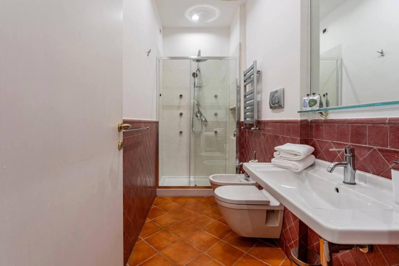 Отель Fori Imperiali Luxe Mansion Рим Экстерьер фото