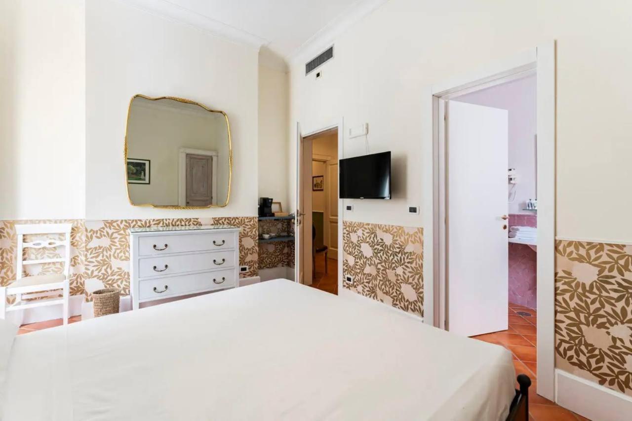 Отель Fori Imperiali Luxe Mansion Рим Экстерьер фото